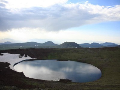 Mountain trails:  march to the freedom of Armenia